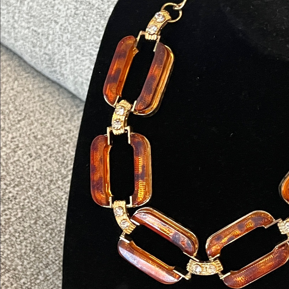 New York & Company Runway Style‎ Faux Tortoiseshell Large Link Necklace - Picture 4 of 7